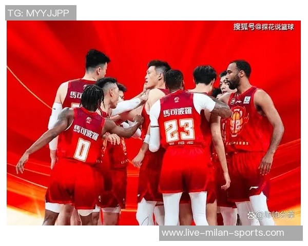 布克第三节状态火热10投6中狂砍16分4篮板4助攻连得12分助力球队反击